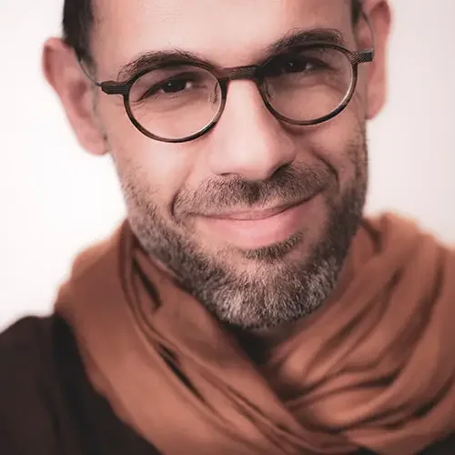 Lior Tsarfaty, guide for the Shefa Prayer and Song Circle